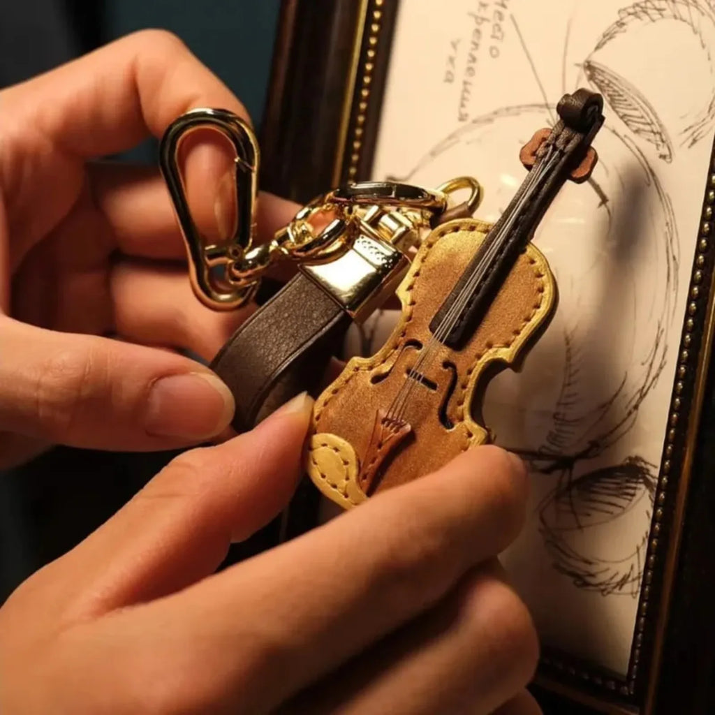 Crafted Leather Violin Keychain Miniature Musical Instrumen Keychain Niche Design Sense Backpacks Decoration Gift For Christmas
